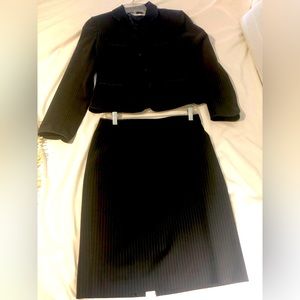 Tahari Arthur s Levine 2 piece suit